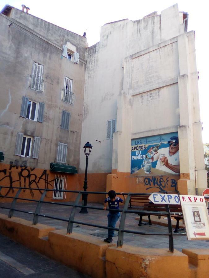 Ferienwohnung Tranquille Au Panier Face A La Mer Marseilles Exterior foto